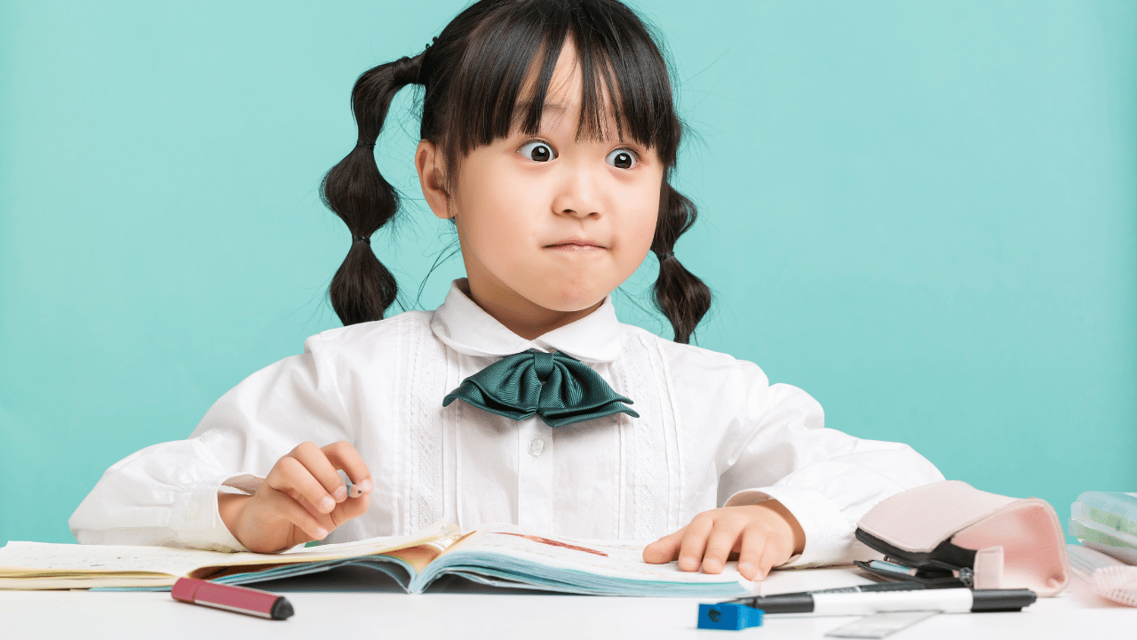 三田国際のReasoning問題を解く子ども