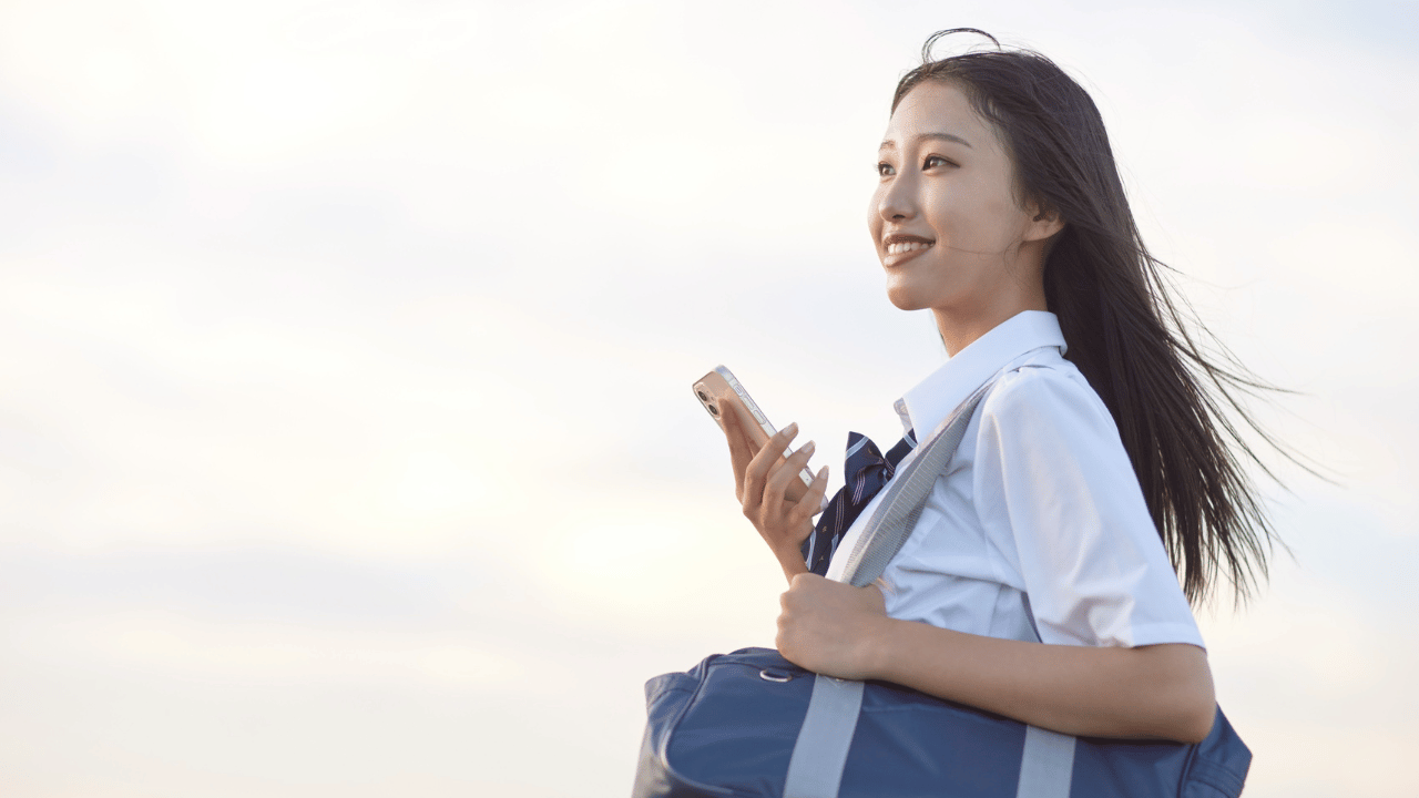 東京の新学部を受験する日本の高校生のイメージ