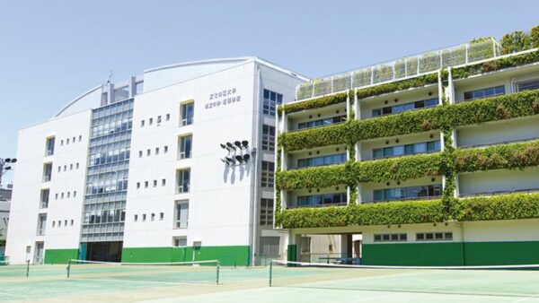 日本とカナダの高校卒業認定を受けられる文化学園大学杉並中学ってどんな学校？