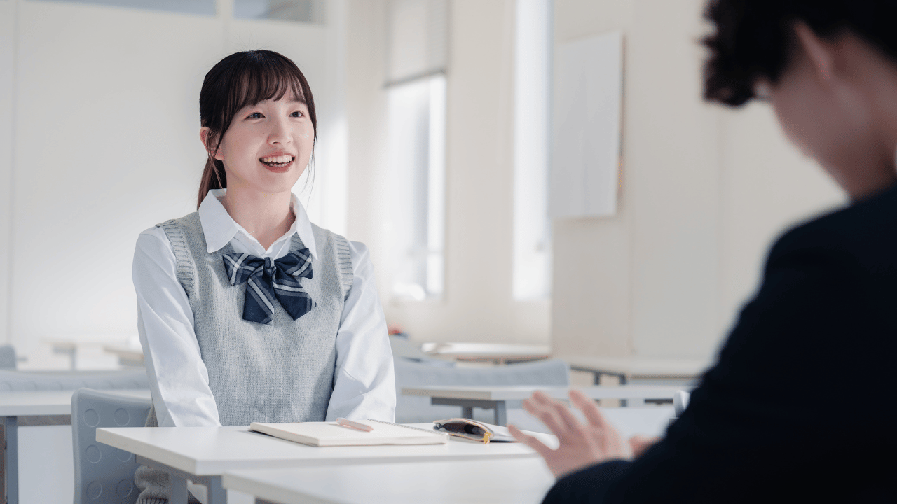 ICU高校書類選考の面接を受ける生徒のイメージ